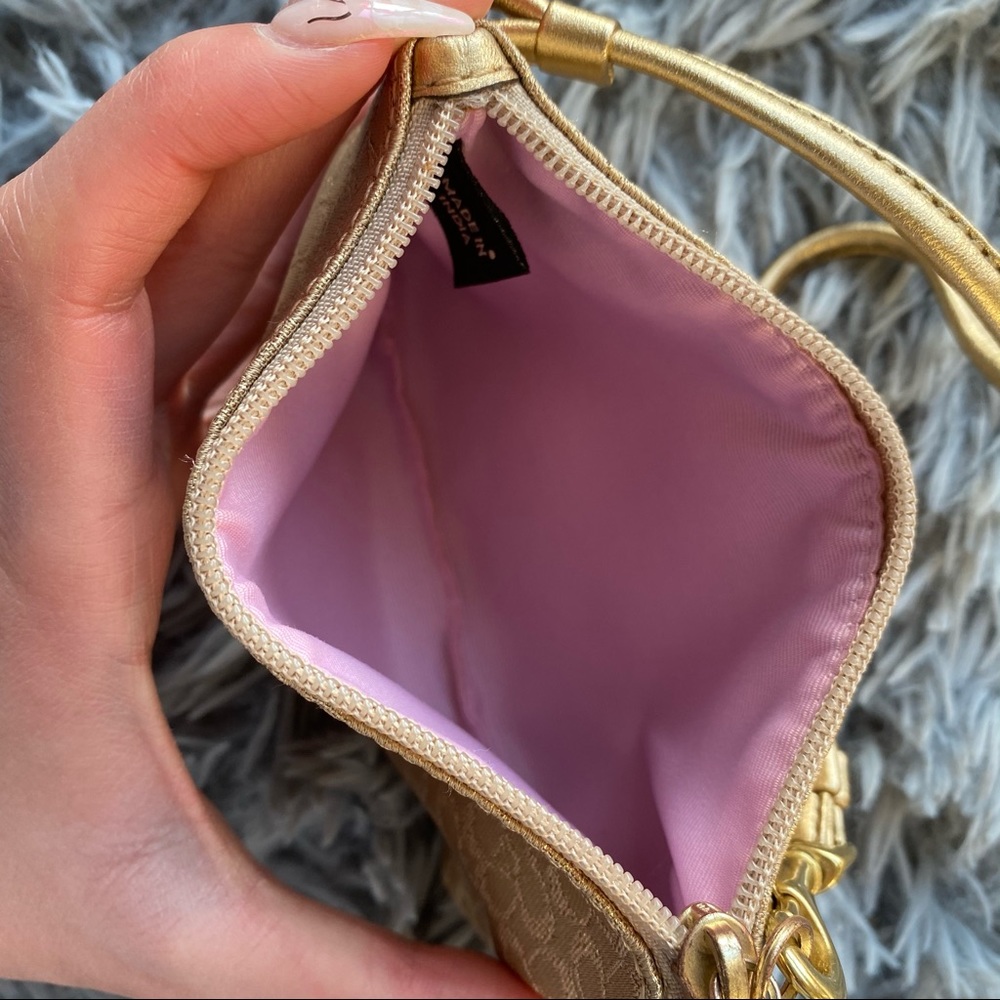 Coach Wristlet 🌼 - Picture 5 of 6